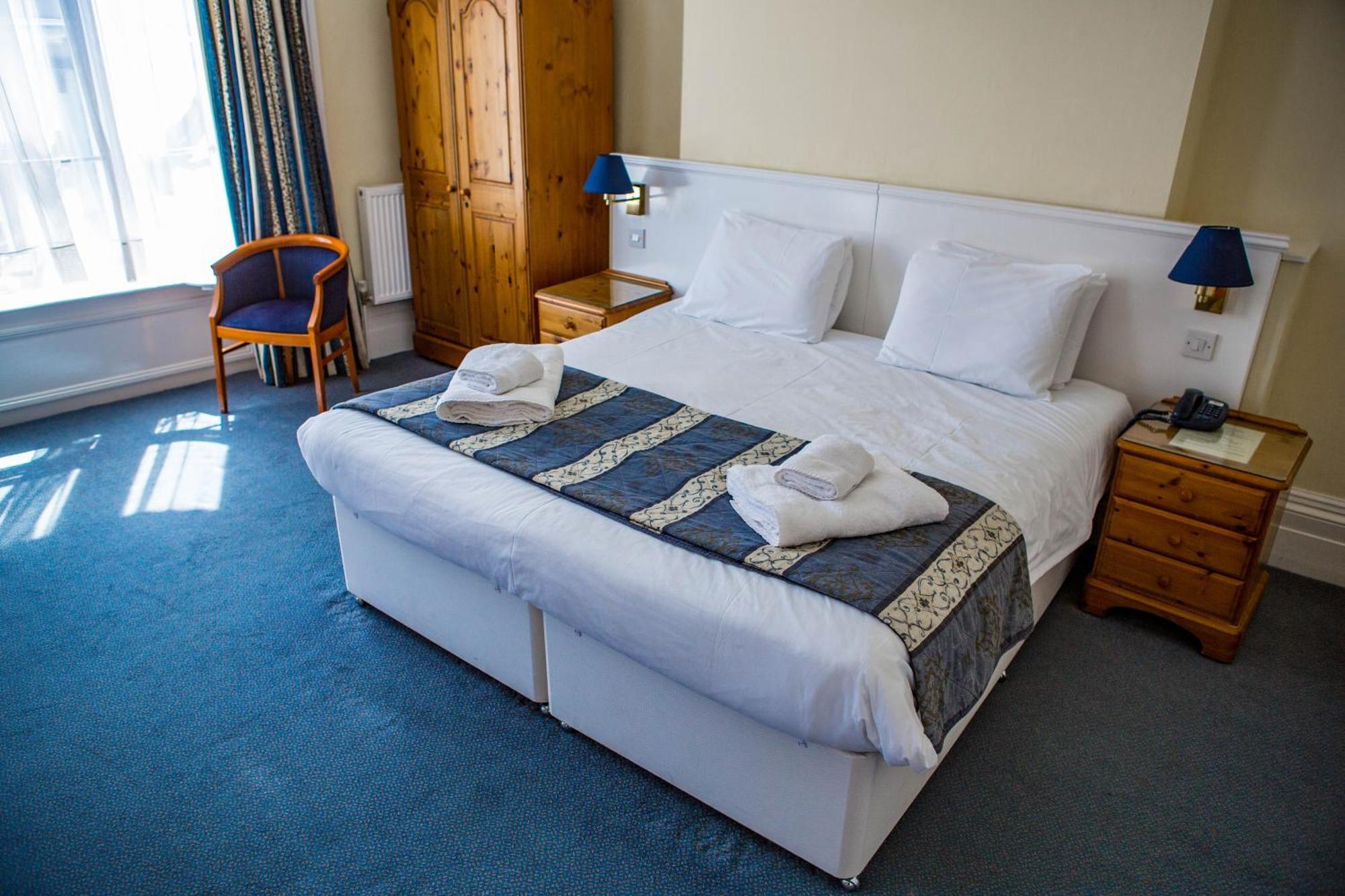Yelf'S Hotel Ryde  Room photo